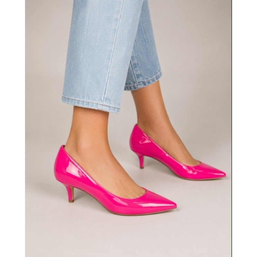 Gianni Bini Hot Pink Patent Leather Kitten Heel Pump 8.5M Pointed Toe Barbiecore - Picture 1 of 8